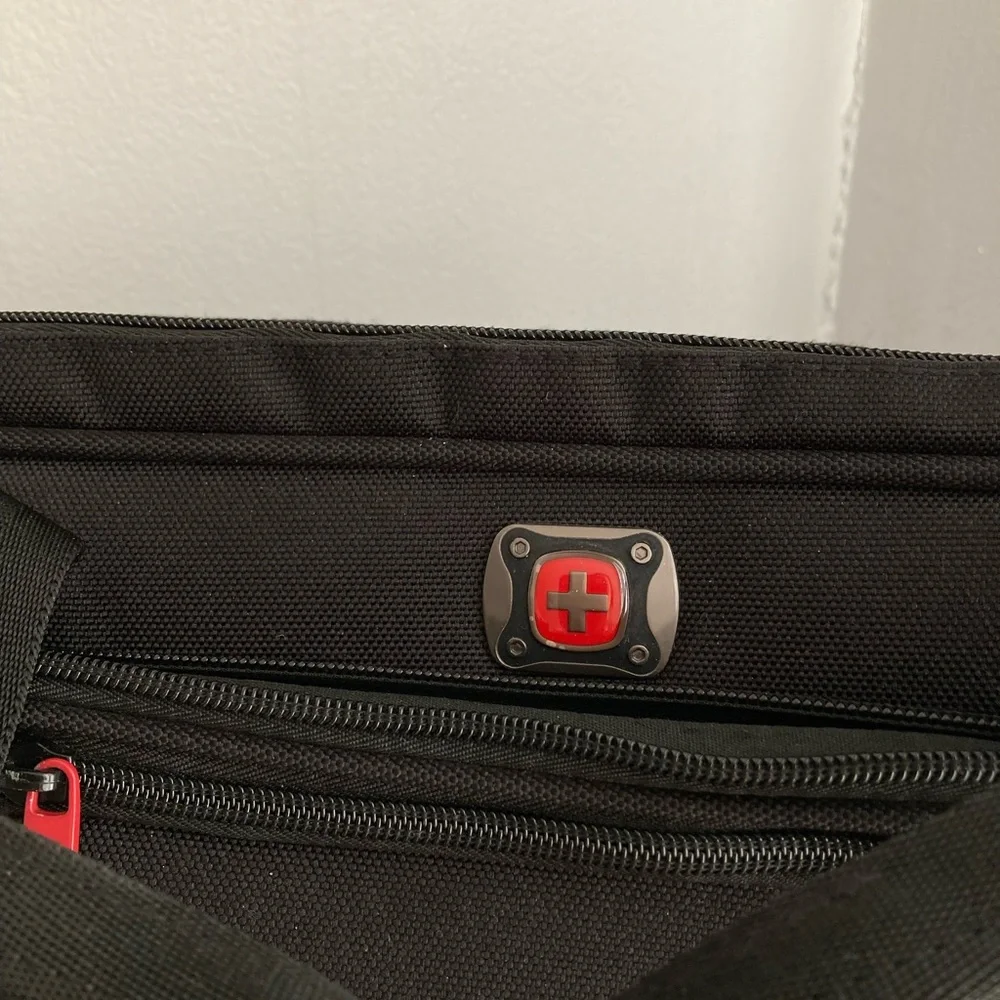 Swiss Gear loptop messenger bag